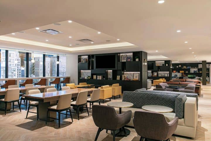 Lounge 67 of 117