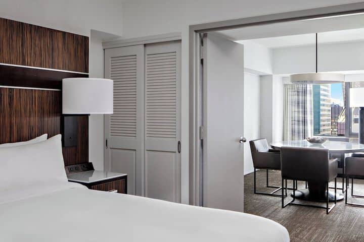 Room 15 of 117