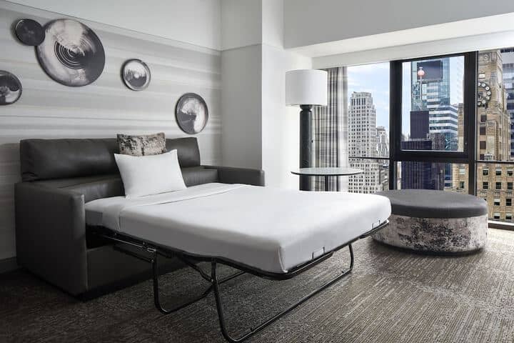 Room 4 of 117